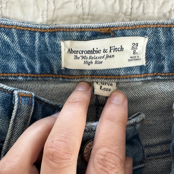 NWT- Abercrombie The 90’s Relaxed High Rise Curve Love Denim- 29-XL - Picture 5 of 7